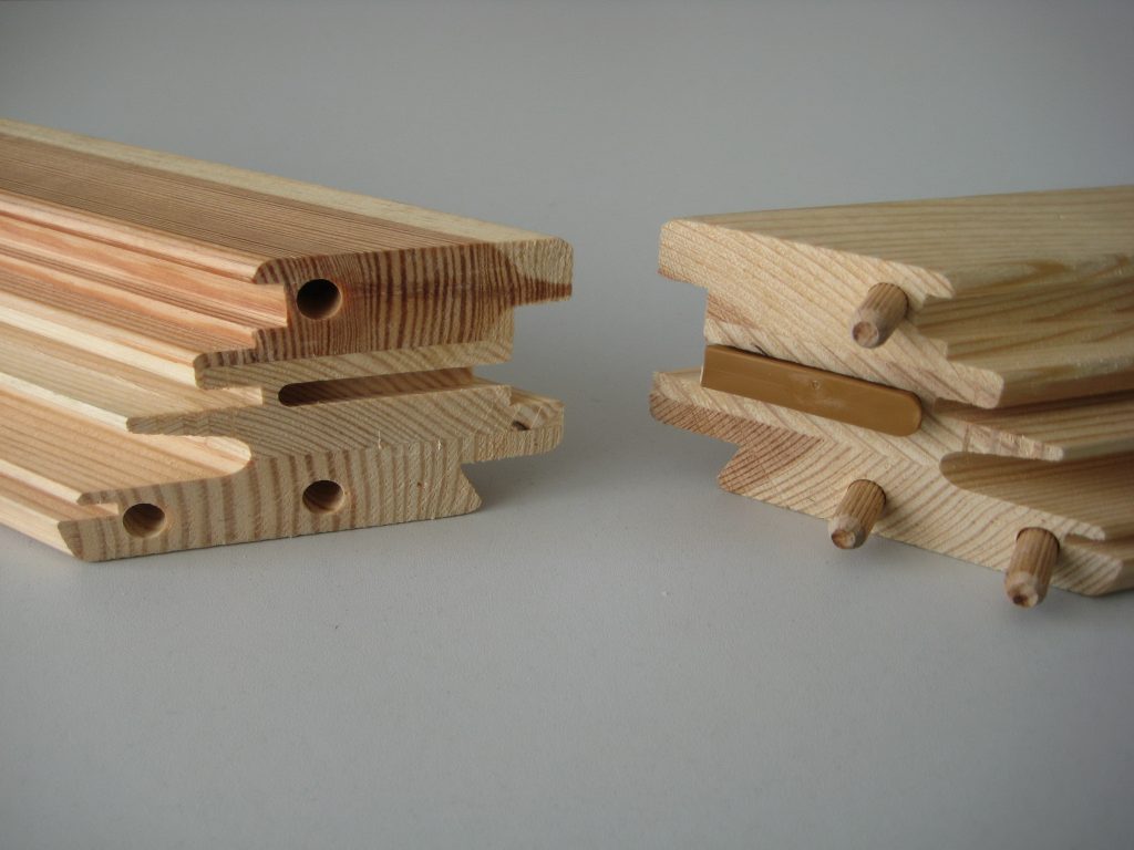  Verbindungskonstruktion für Fenster und fensterartige Bauteile aus Holz und Holz-Alu