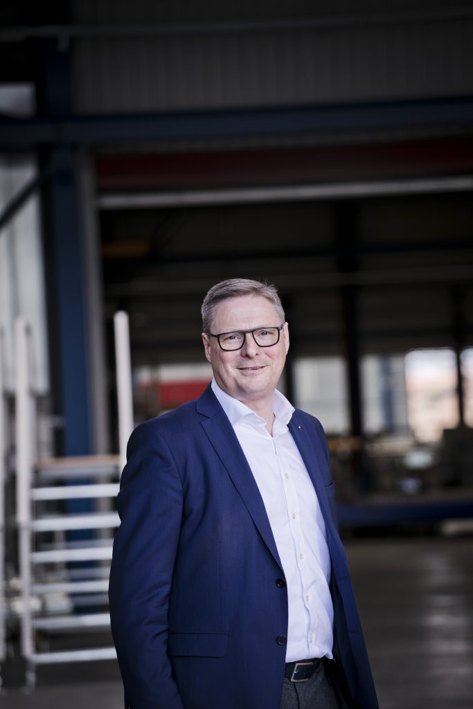  "Mir liegt der intensive Austausch innerhalb der Branche besonders am Herzen. Kein Unternehmen kann die großen Zukunftsaufgaben der Digitalisierung, Industrie 4.0 und IoT mehr alleine stemmen", sagt Markus Hüllmann, Geschäftsführer von Kraft Maschinenbau.