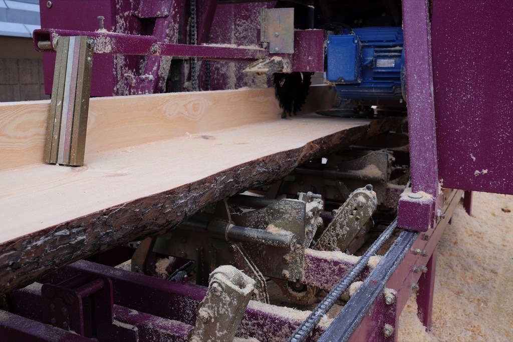  Bei bestimmten Produktionsschritten in holzverarbeitenden Betrieben und insbesondere bei der Herstellung von Holzpellets entstehen gefährliche Mengen an Holzstaub.