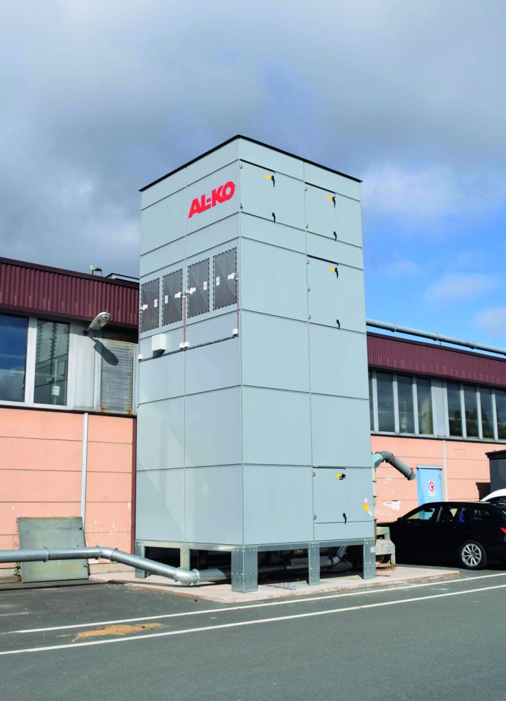  Das Filterhaus für die Al-Ko Profi Jet Anlage beim schwedischen Hersteller Elitfönster Produktion AB benötigt nur wenig Standfläche und war innerhalb von zwei Tagen montiert